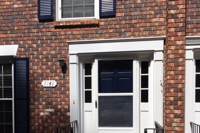 Front entrance - Private wooded townhouse near Emory, VA, and the CDC
