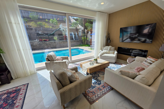 living room / pool - All-Inclusive Private Bedroom Near UCSD – Utilities, Cleaning & Pool Included