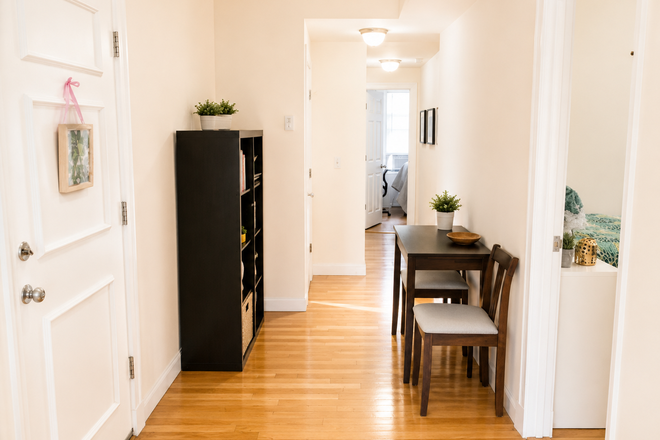 1 - No Fee Cleveland Cir 3 bed AUG 1 move in, NO undergrads Apartments