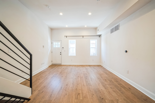 living room - Completely renovated home with Roof Deck and yard