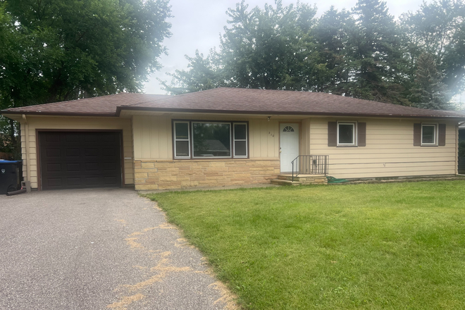 Exterior: single car garage, off street parking, additional street parking passes - 5 Bed/ 2 Bath House One Block from MSU.  Licensed for up to 5 unrelated tenants