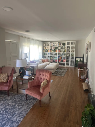 living room - Sunny 4-bedroom house along Mason Mill Park