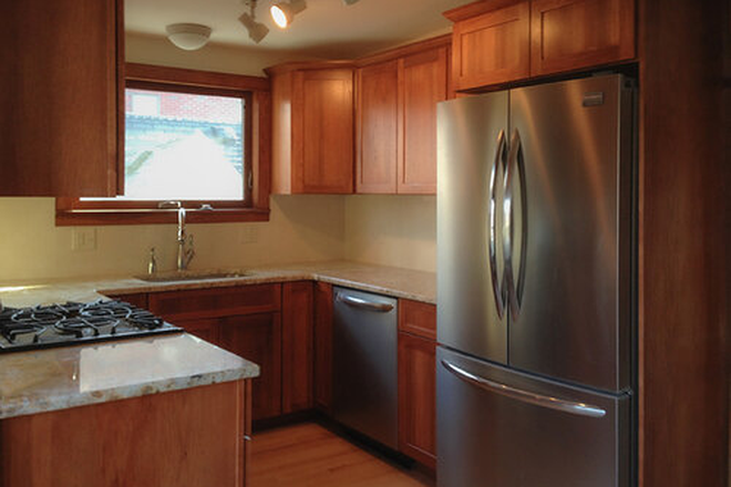102 E. Kingsley #3 Kitchen - Available 08/25/25, Charming 3 Bedroom Apartment-Kerrytown/Downtown