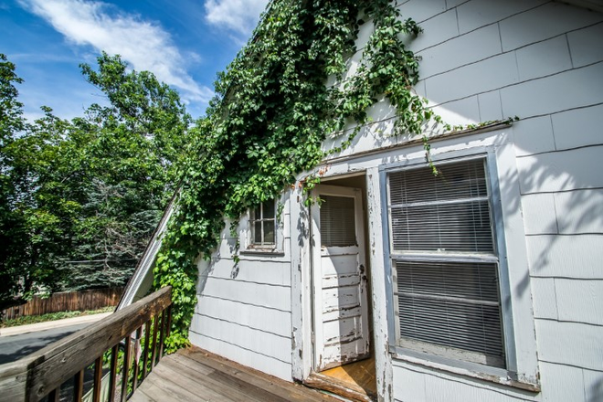 604 Marine St House Exterior - 604 Marine St Apartments