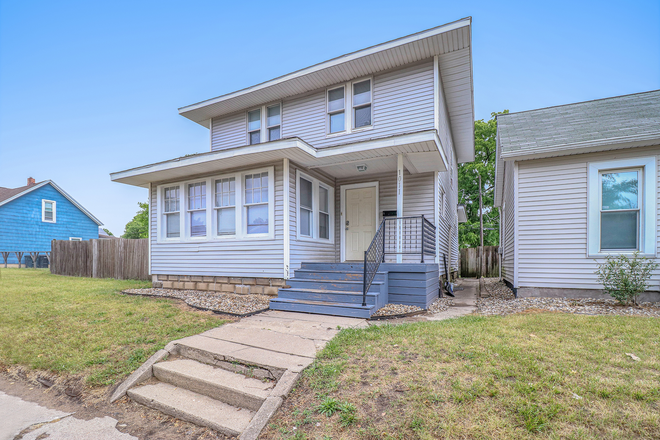 Front - 1011 East Cedar Street House