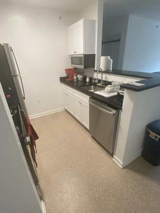 Kitchen - South Campus Commons 2 - SPRING 2026 Lease Transfer