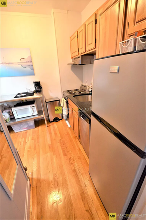 Call call or text Arezou at 617-584-7817 - Cute studio on the Kenmore Square/Back Bay border. NO BROKER FEE!!! Apartments