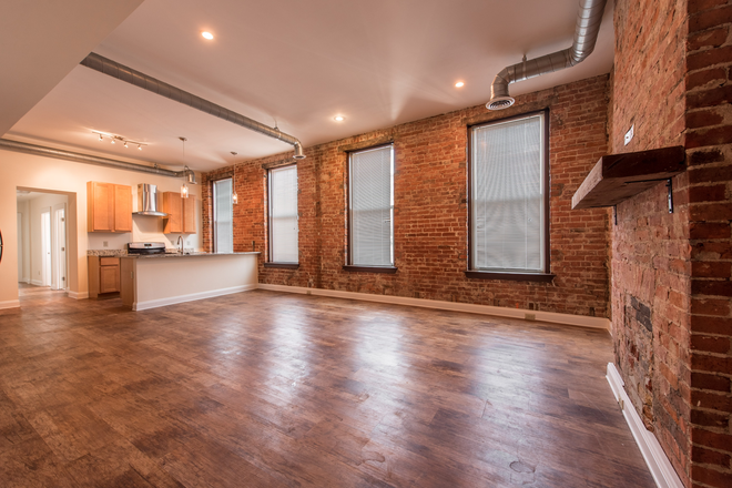 Living Space/Kitchen - 5- 7 E. University Apartments