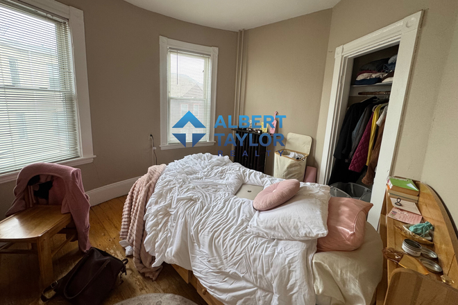Sample Bedroom #1 - Low-Budget 4 bedroom on Sunset Street!!