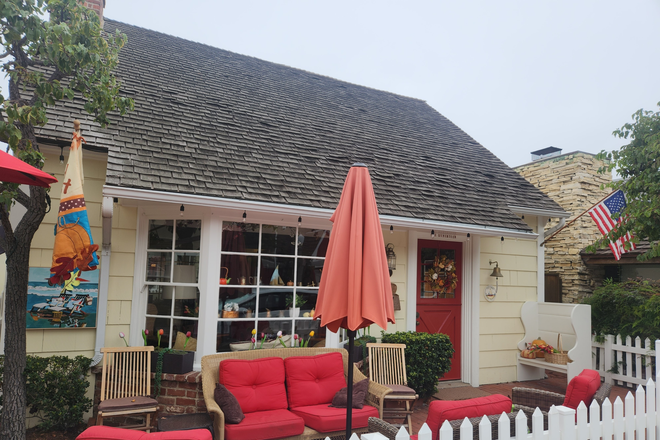 Front patio of cottage - Large Studio with Separate Bedroom and Private Entrance and Separate Entrance. Balboa Island Charm!