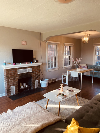 Living/dining room - Awesome 3 Bedroom/1 Bath Duplex ($5,100/mo)-Steps from CU Duplex