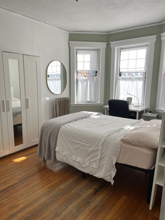 both bedrooms identical in size and furnishings - NO FEE- beautifully fully furnished -Perfect location-heat/H2O incl.-clean/pretty/safe/quiet