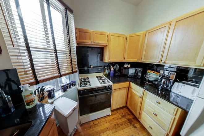 Kitchen - 2246 N Seminary, Unit 1 Apartments