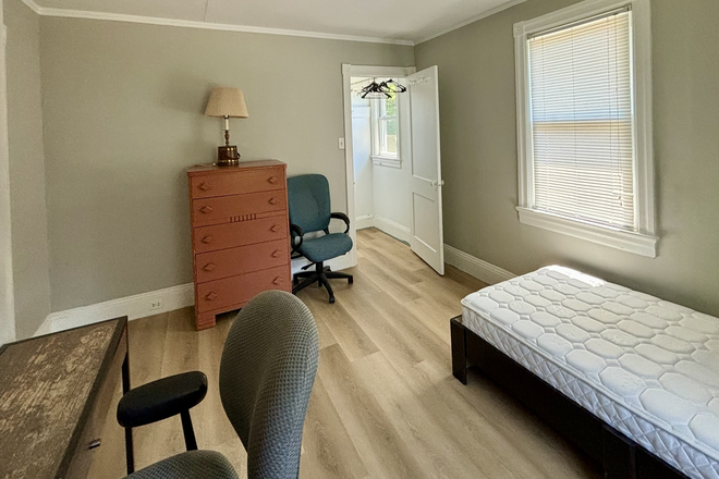 Bedroom - Furnished room-Mt. Lucas Rd-Princeton Apartments