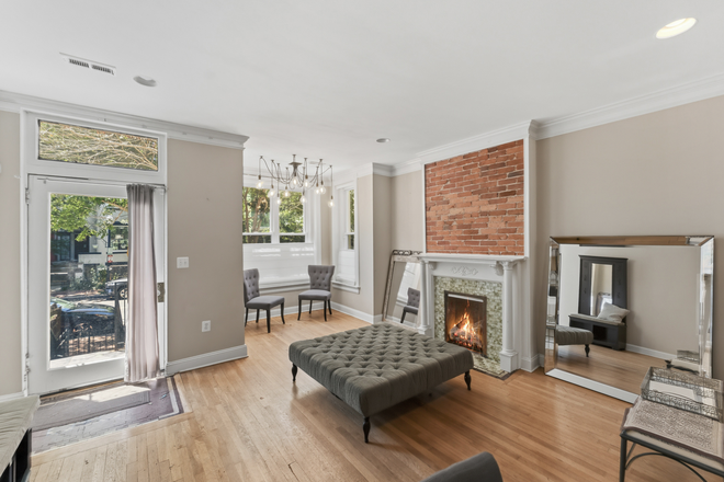 Living Room - Beautiful home in Bloomingdale