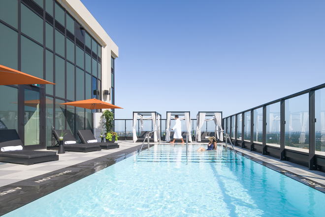 Penthouse Resort-Style Infinity Pool - Parker - Luxury Rental Living at Yonge & Eglinton