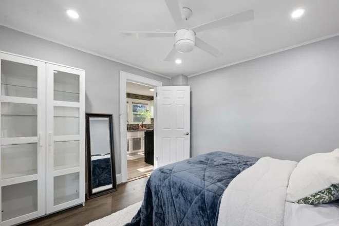 Secondary bedroom - 2 bedroom, 1 bath unit near campus Apartments