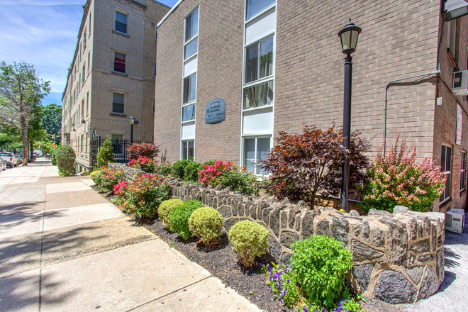 Photo - University City Associates Apartments