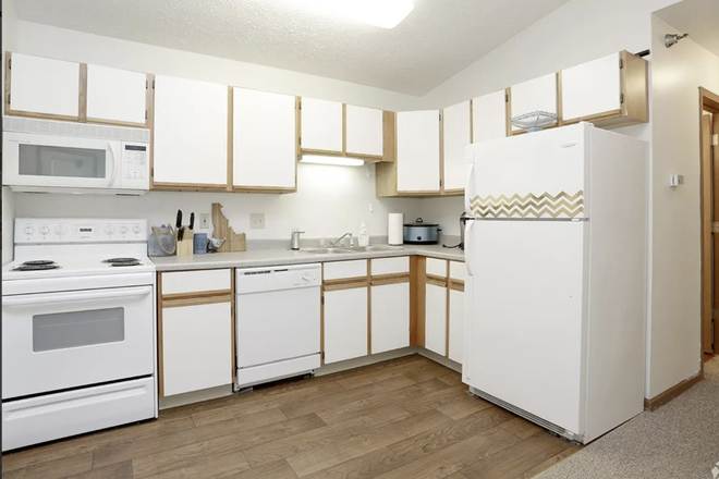 Kitchen - River Walk Apartments