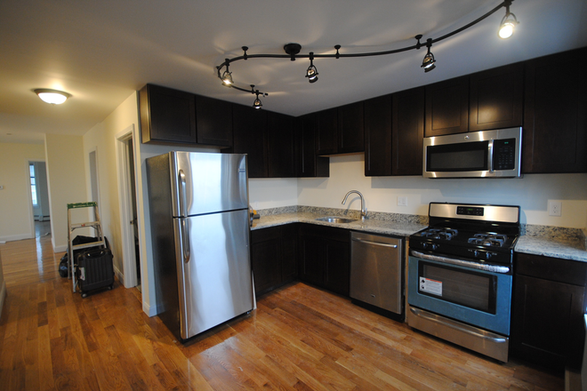 1 - SEPT 2025-Bright & Modern 2BR Near Suffolk University-HALF FEE ONLY Apartments