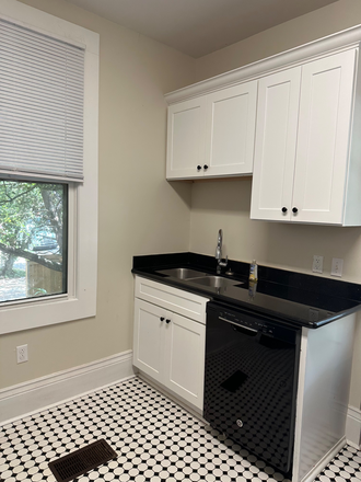 Kitchen - Palmer & Willow - 4 bedrooms/2 baths Apartments