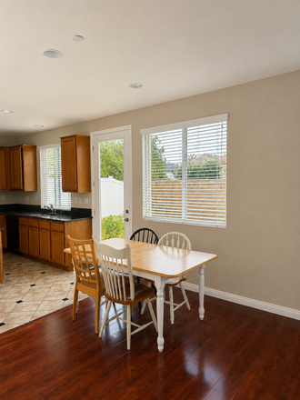Familyrrom Corner - Summer Leasing! July 1st - August 31st. Near UCR Campus: Spacious 4-BR Home