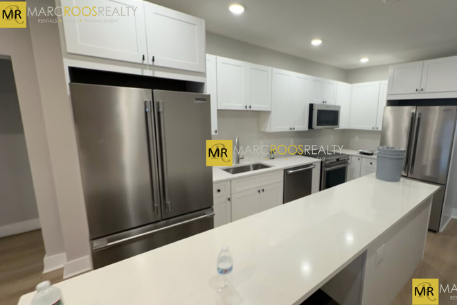 Kitchen - Broadway 9 Bed Somerville