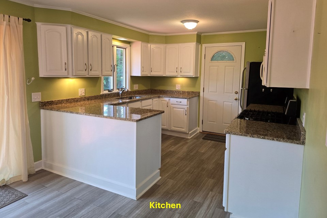 Kitchen - 3-Bedroom House with Tons Space in Finished Basement