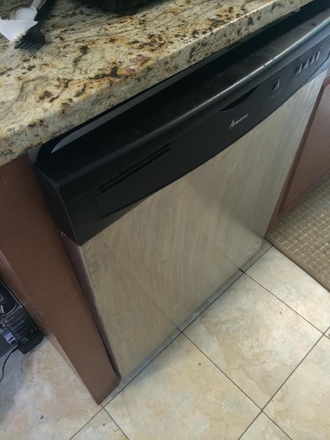 Call NOW for showings! 617-236-8600 - CENTRE STREET - AWESOME JAMAICA PLAIN 3 BED W/ LAUNDRY IN THE UNIT! *AVAIL 9/01/2025* Apartments