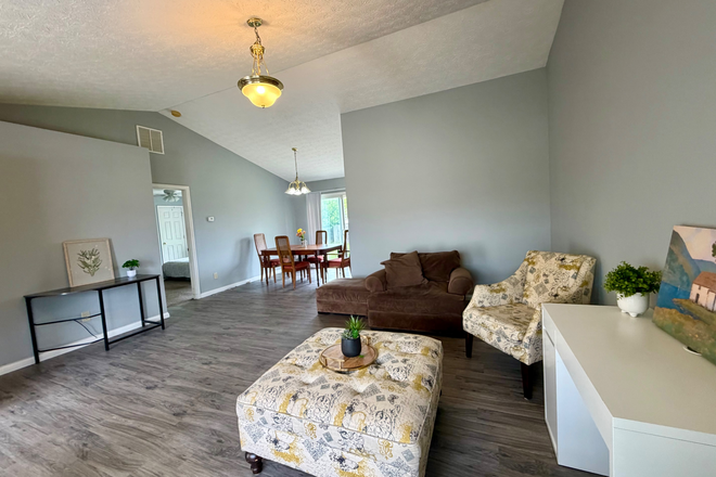 Living room / dining room - 3 bedroom specious house near Purdue campus available to rent out to 3 students