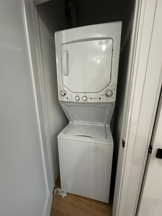 Call NOW for showings! 617-236-8600 - BREMEN ST - HUGE 2 FLR 4BR IN JEFFRIES POINT NEAR MBTA FOR *9/1/2026* W/ IN UNIT W/D, 2 BATH, DW! Apartments