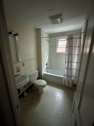 Bathroom - 1 Bedroom with Private Bathroom and Entrance in Downtown Northampton Apartments