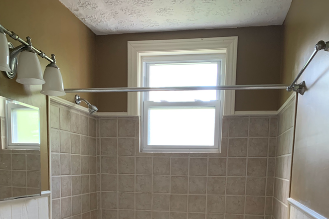 First floor bathroom - 650 Riddle Road House