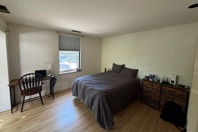 bedroom - Summer Sublet on Gainsborough (private bedroom in 2bed/1bath) Apartments