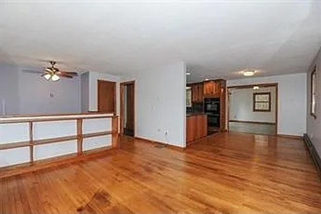 Living room - Single family house close to UMass and Puffers Pond