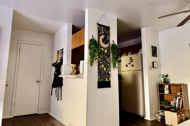 Living Area - Huntington Apartments