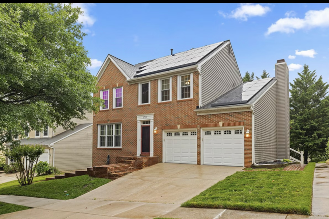 Front of house - Quiet, high-end 4BR / 2.5BA home for rent