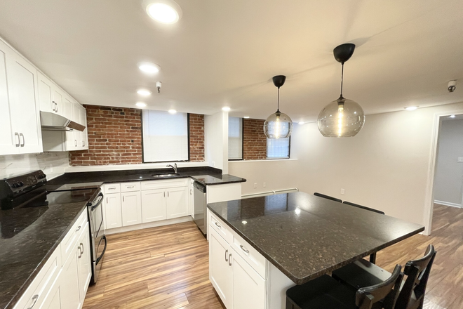 LIVING - SPACIOUS 4 BED/2 BATH ON HEMENWAY WITH HEAT AND HOT WATER INCLUDED! 9/1/26!