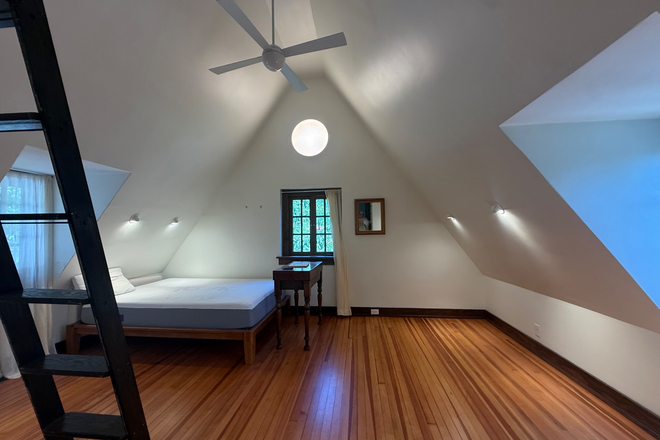 Studio living/BDRM - Clean + Quiet + secure Studio Apartment close to campus