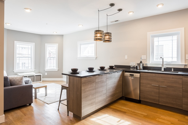 LIVING - STUNNING 4 BED/3 BATH WITH IN UNIT LAUNDRY! 9/1/25! Apartments