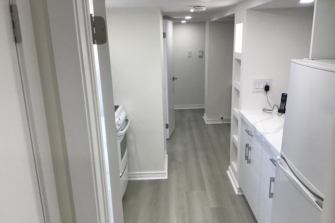 Kitchen - Basement apartment Briar hill Belgravia area