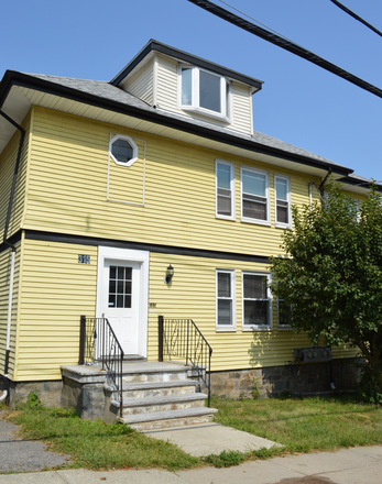 . - LOCATION!! SPACIOUS 4 BED MINUTES FROM BC CAMPUS! AVAIL 7/29/2027!! Duplex