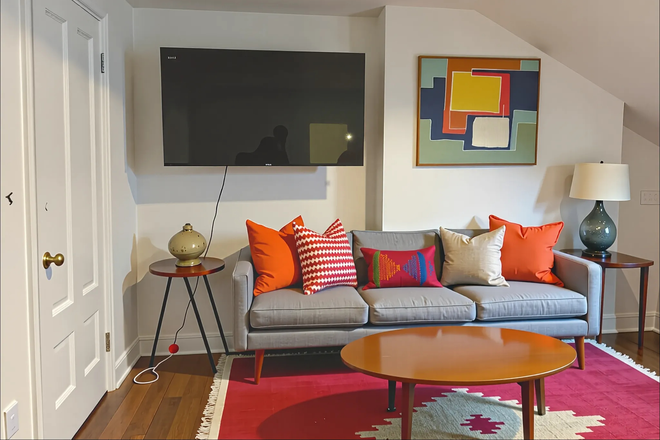 1 - Emerson/Beacon Hill Studio for Short term lease to 4.29.26 NO FEE Apartments