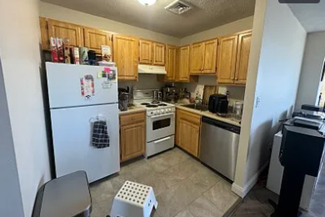 ... - GORGEOUS 1 BED/1 BATH WITH DISHWASHER - 01/01/2025 Condo