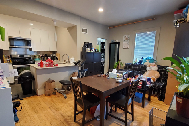 kitchen - Huge 5 bed townhouse located next to the Green Line in Allston.