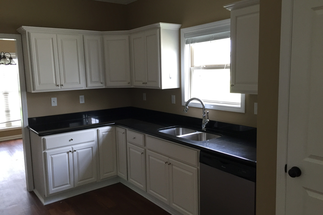 kitchen - 321 18TH ST EAST House