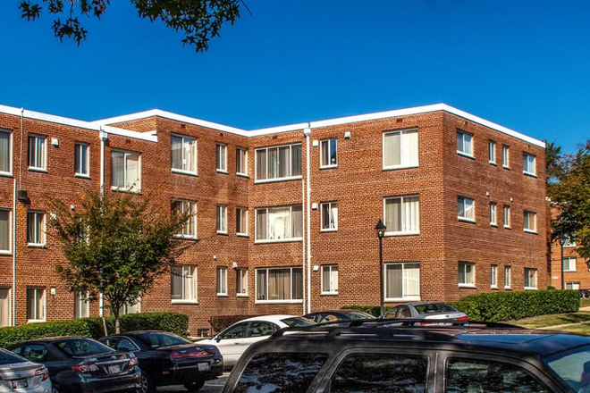 Outside - Graduate Gardens 2 Bed 1 Bath Apartments