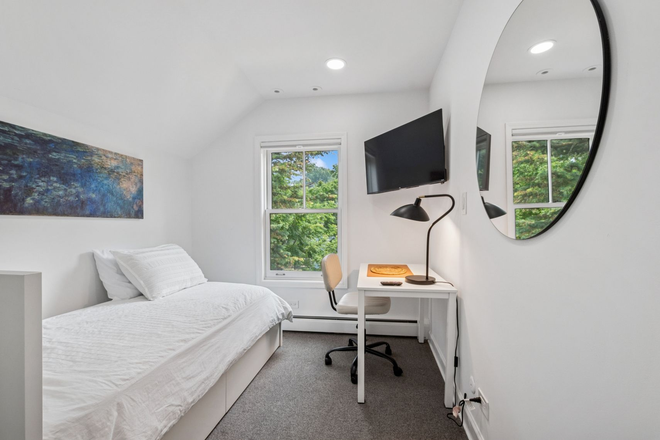 Bedroom 2 - 2034 Maple: Beautiful Rooms Available for Fall 2026!! Apartments