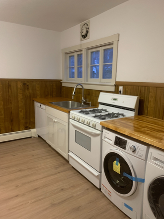 Kitchen - Renovated 3BR 2 bath apt-Humbert St-Princeton