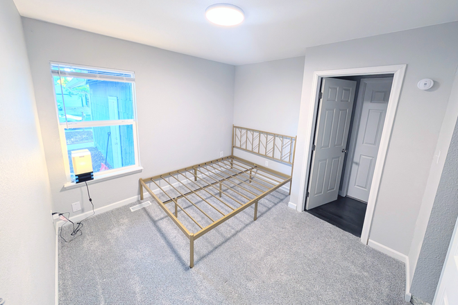 Bedroom - Private Bedroom 12 minutes away from Anschutz